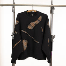 Carregar imagem no visualizador da galeria, Designer Skin Crewneck