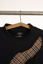 Carregar imagem no visualizador da galeria, Designer Skin Crewneck