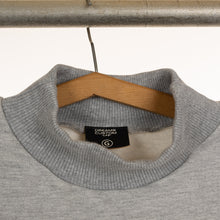 Carregar imagem no visualizador da galeria, Designer Skin Crewneck