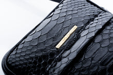 Carregar imagem no visualizador da galeria, Dreams Uniques Messenger Bag