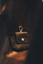 Carregar imagem no visualizador da galeria, AirPods PRO case Designer