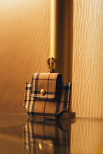 Carregar imagem no visualizador da galeria, AirPods Pro Case Designer