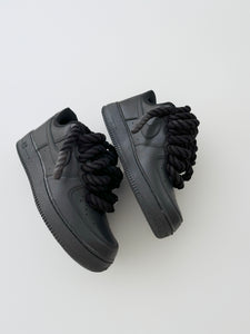 Air Force 1 low preto FAT LACES