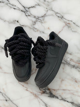 Carregar imagem no visualizador da galeria, Air Force 1 low preto FAT LACES
